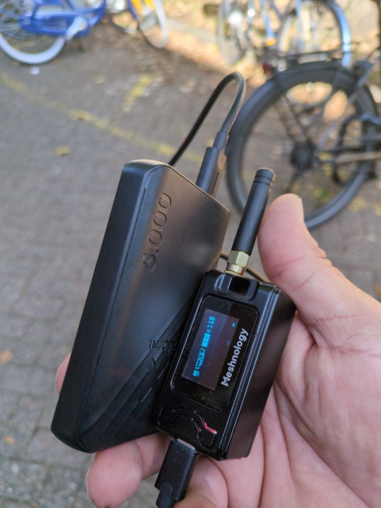 Pi met LoRa zender en batterij, buiten