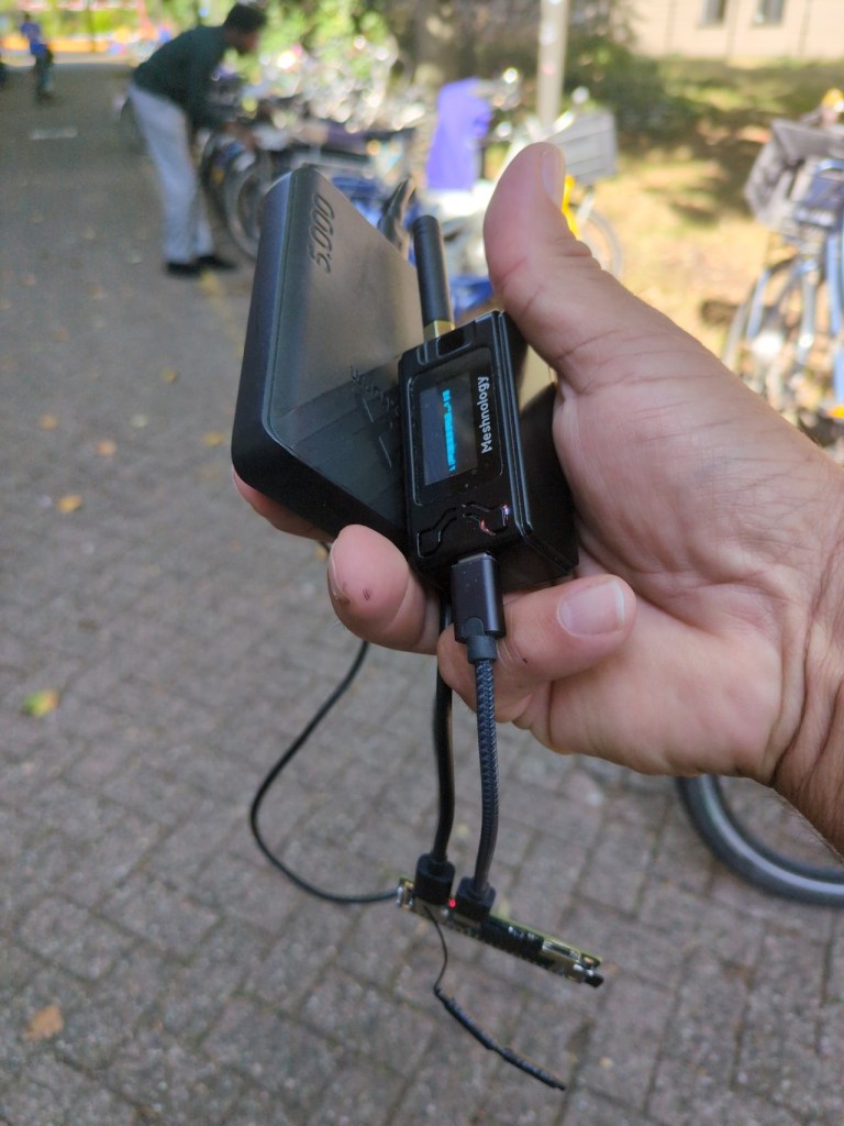 Pi met LoRa zender en batterij, buiten