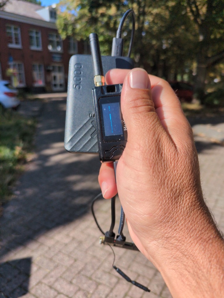Pi met LoRa zender en batterij, buiten